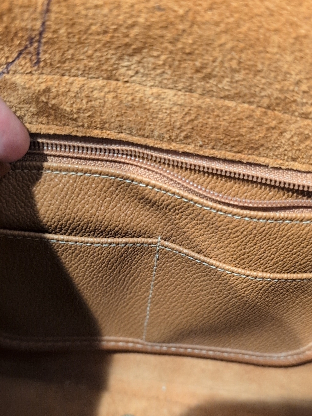 Vintage Dooney & Bourke Brown Leather Crossbody - Picture 14 of 15